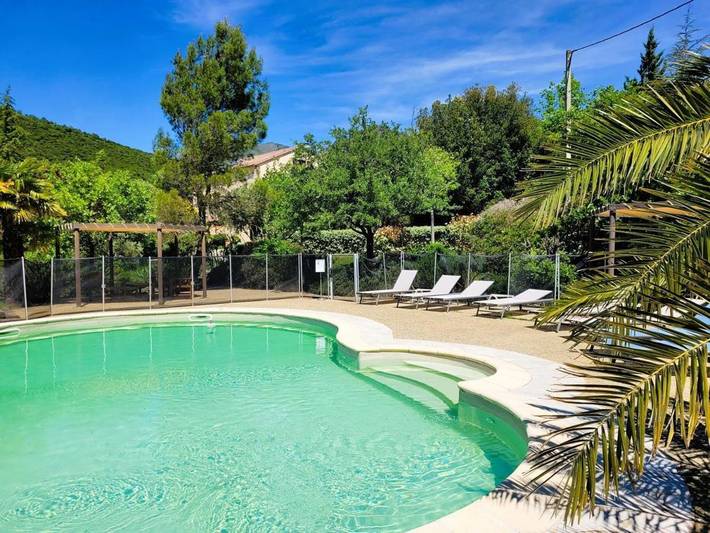 Location de vacances pour 2 personnes, avec jardin et piscine, animaux acceptés dans Favalello De Bozio