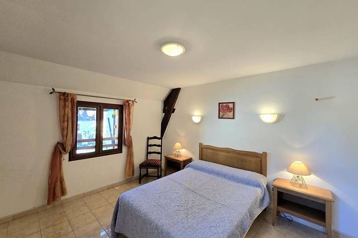 Gîte pour 12 personnes, avec jardin à Calviac-en-Périgord - 4