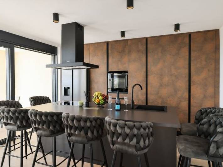 Ferienhaus für 10 Personen, mit Balkon in Maslenica