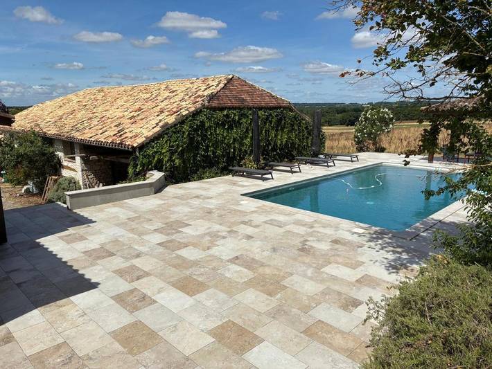Location de vacances pour 9 personnes, avec Jacuzzi et Terrasse ainsi que Piscine et Vue à Saint-Eutrope-de-Born - 2