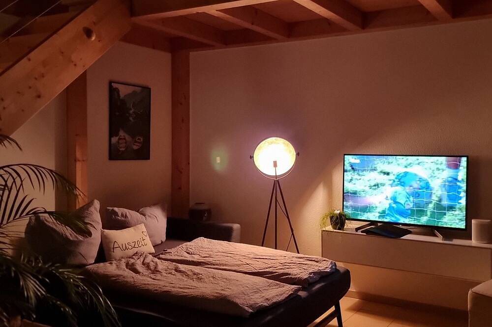 Ganze Wohnung, Wohlfühloase mit Traumblick auf den Thunersee – mit privater Sauna in Beatenberg, Thunersee