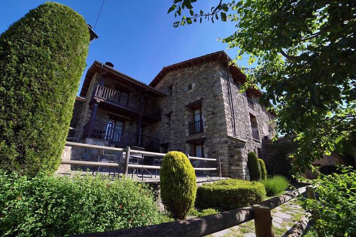 Gîte pour 5 personnes, avec vue et jardin, animaux acceptés à Vilallonga de Ter - 2