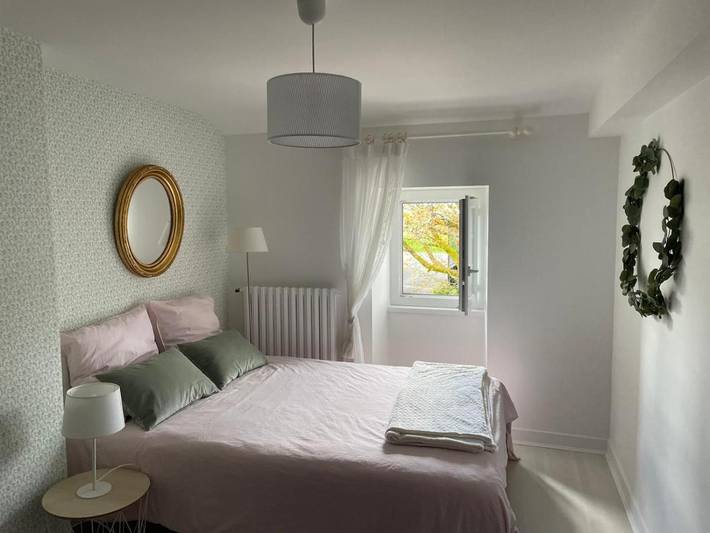 Location de vacances pour 8 personnes, avec jardin ainsi que vue et piscine, animaux acceptés dans Bellevigne - 4