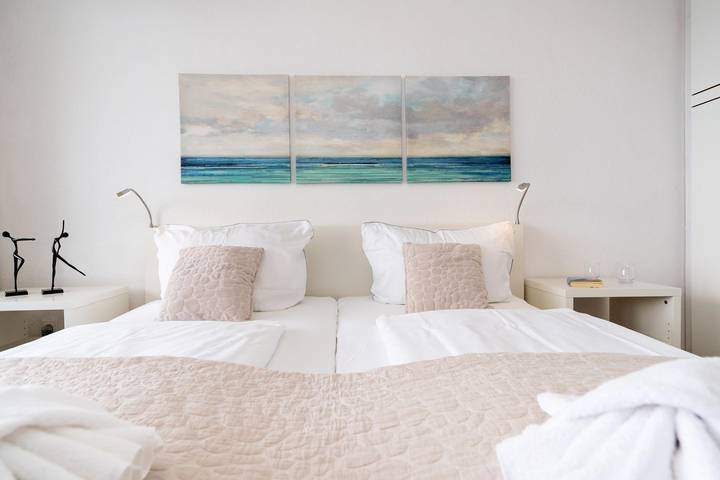 Ganze Wohnung, Modernes und zentrales App. für 2 Pers. mit Balkon, Pkw-Stellplatz, Wlan. in Westerland, Sylt (Gemeinde)