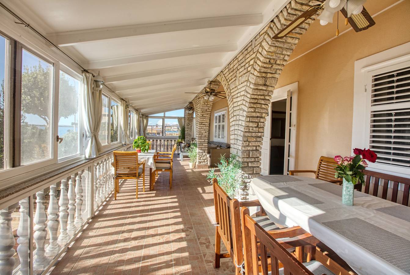 Ganze Wohnung, 2-Zimmer-Ferienwohnung am Strand Brodarica, Sibenik A-4194-f in Brodarica, Šibenik-Knin