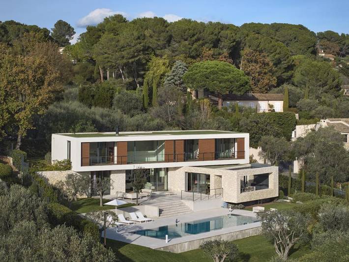 Gîte pour 8 personnes, avec piscine et jardin