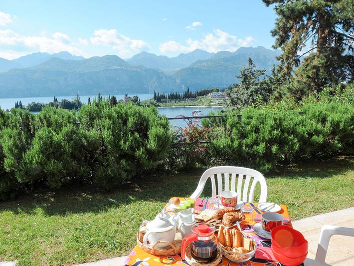 Ferienwohnung für 3 Personen, mit Terrasse und Garten sowie Seeblick in Malcesine