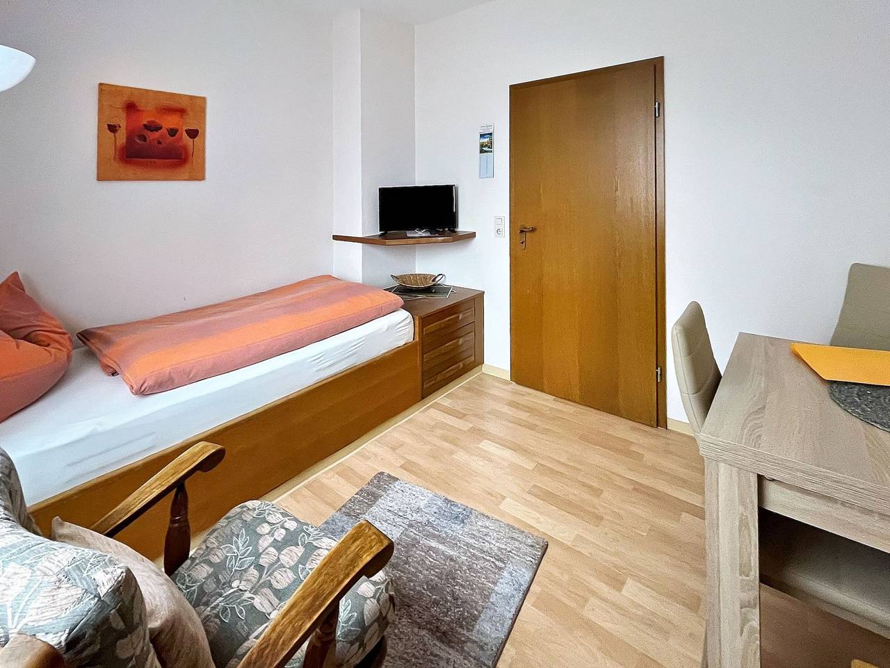 Ganze Ferienwohnung, Haus Erna - Appartement 1 in Bad Wildungen, Waldecker Land