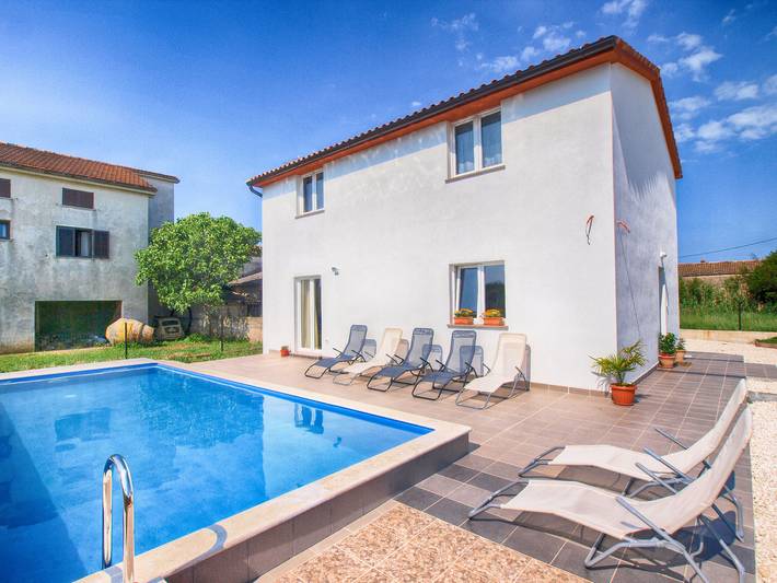 Ferienhaus für 9 Personen mit Terrasse in Pomer, Südküste Istrien