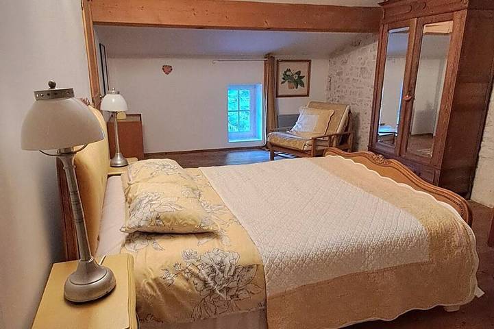 Location de vacances pour 3 personnes, avec piscine à Chérac - 2