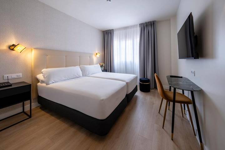 Hotel para 3 personas, con vistas - 1