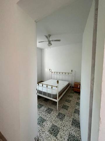 Location de vacances pour 4 personnes, avec terrasse à Saint-Julien-de-Peyrolas