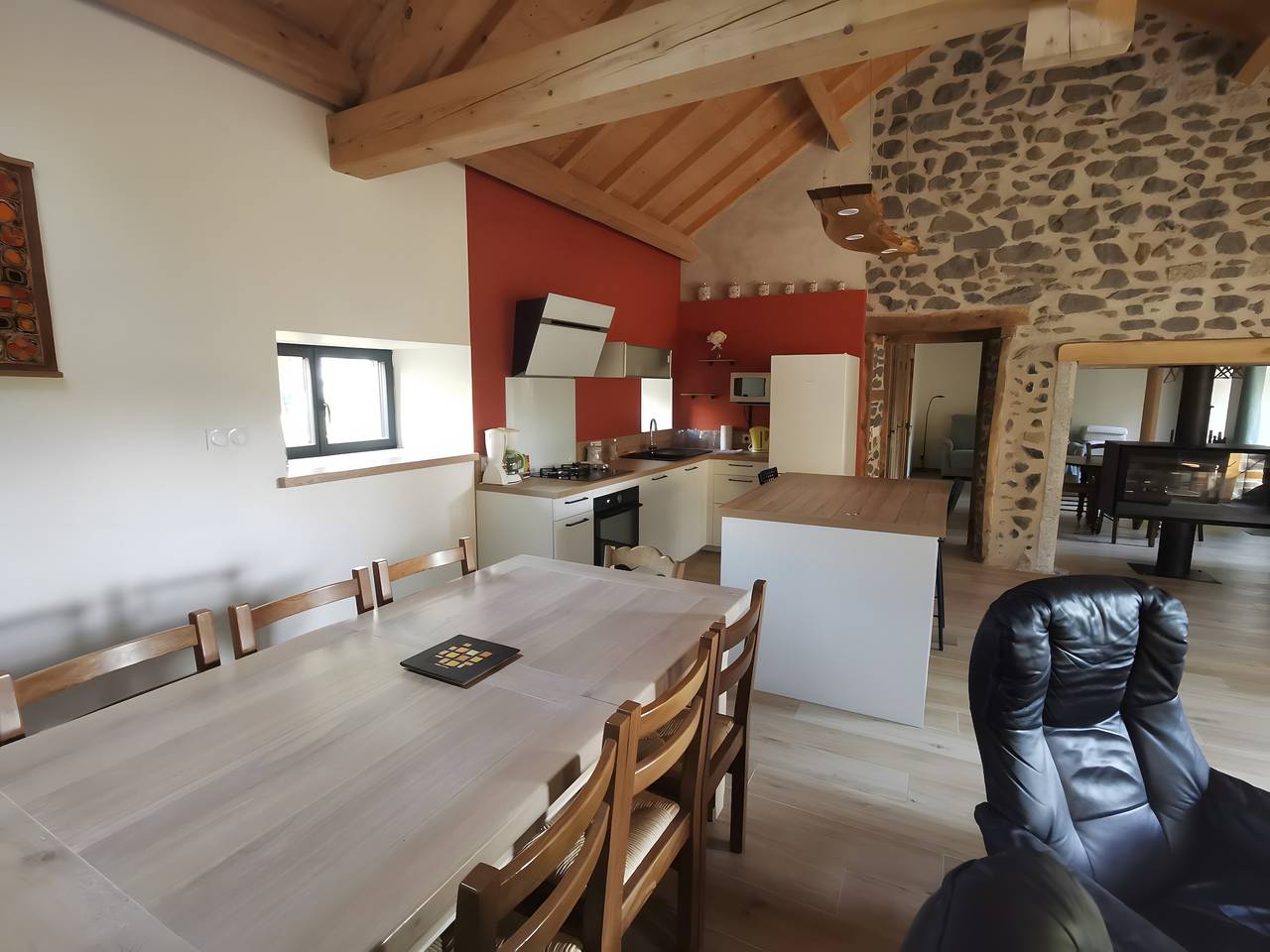 Gîte La Forge Faverolles – Traditionelles Haus mit großem Außenbereich in Val-d'Arcomie, Region Saint-Flour