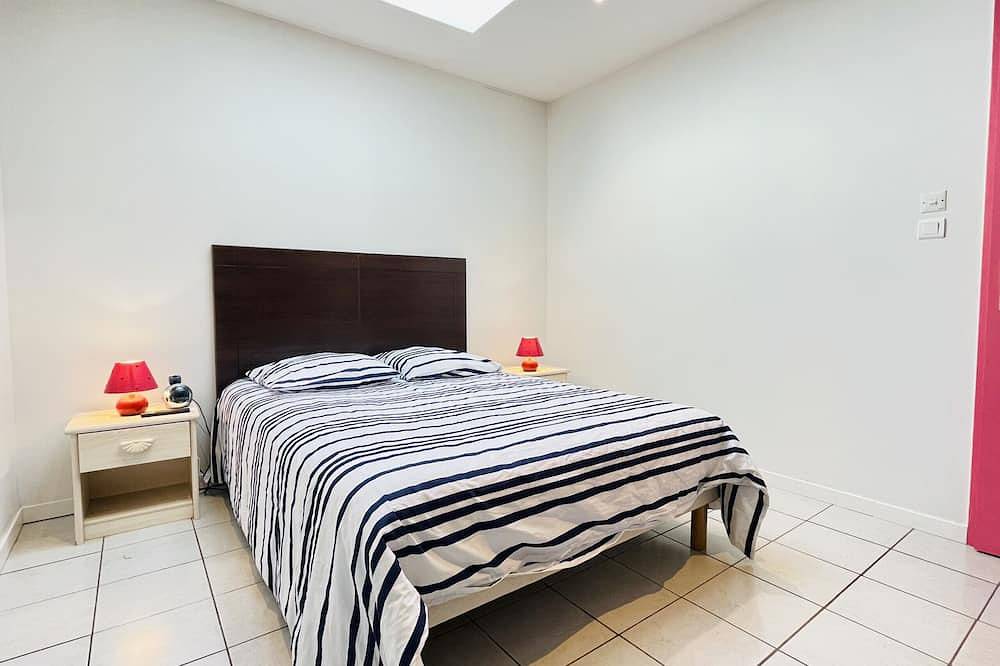 Entire apartment, Porthos : Appartement à 300 mètres des thermes (Parking gratuit) in La Vôge-les-Bains, Épinal region