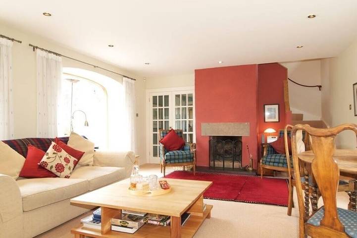 North Cottage at Boath Stables – A Cozy Highland Escape in Highlands