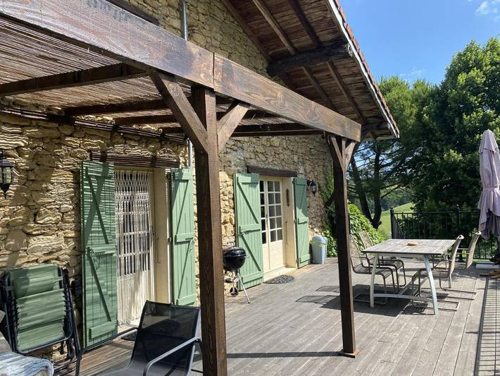 Location de vacances pour 6 personnes, avec piscine ainsi que vue et jardin, animaux acceptés dans Lapenne