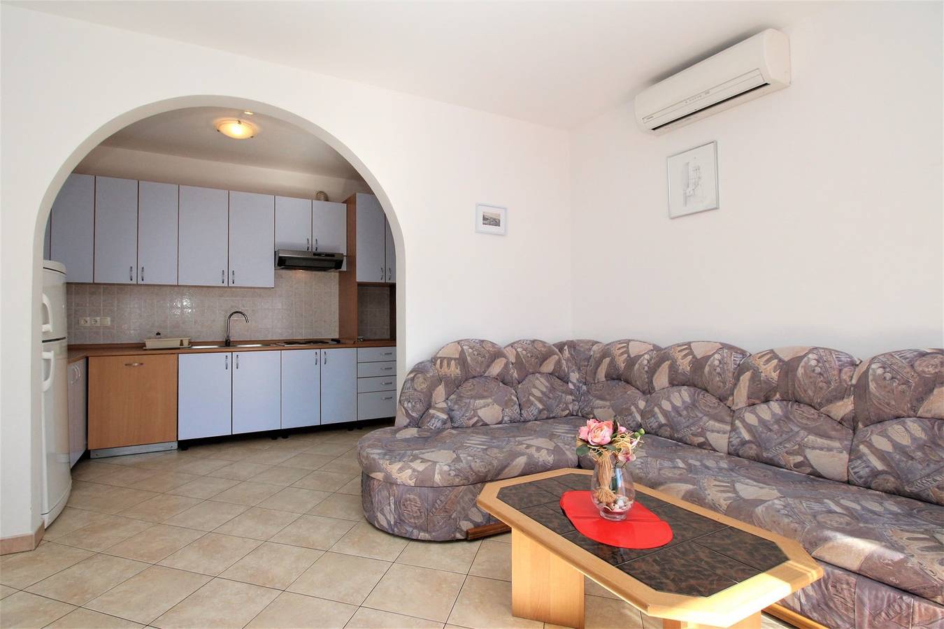 Ganze Wohnung, Apartment Lucijana Nr.4 - mit Balkon, 150m vom Strand entfernt in Baska, Krk