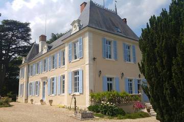 Gîte pour 15 personnes, avec terrasse et jardin à Pouillé