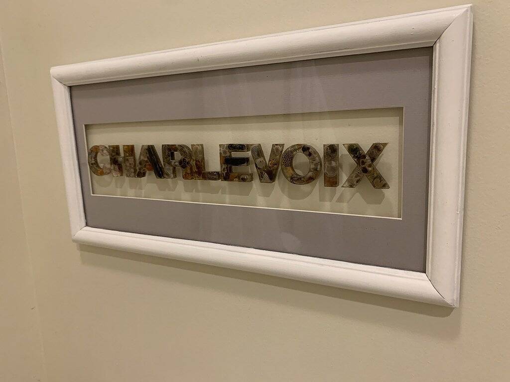 Ganze Wohnung, Am Wasser im Herzen der Innenstadt mit Garage. Ein Spaziergang zu den Stränden in Charlevoix, Charlevoix County