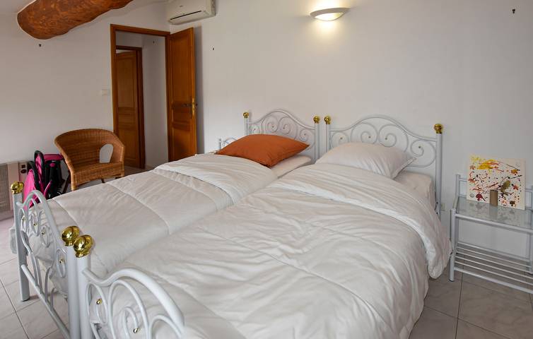 Cozy Apartment with Pool near Aubignan City Center in Aubignan, Vaucluse