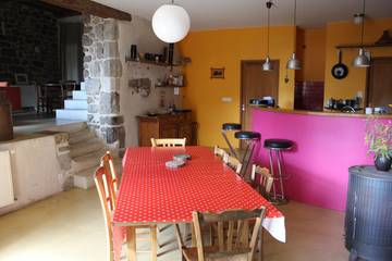 Gîte pour 10 personnes, avec jardin et terrasse à Laboule