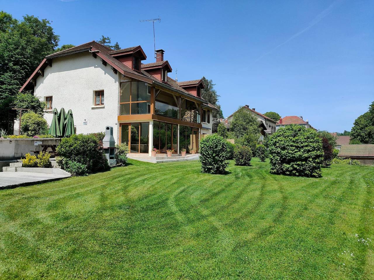 Ganze Ferienwohnung, Gite Lys Montagnes du Jura mit Spa Sauna Fluss in Foncine-le-Haut, Regionaler Naturpark Hochjura