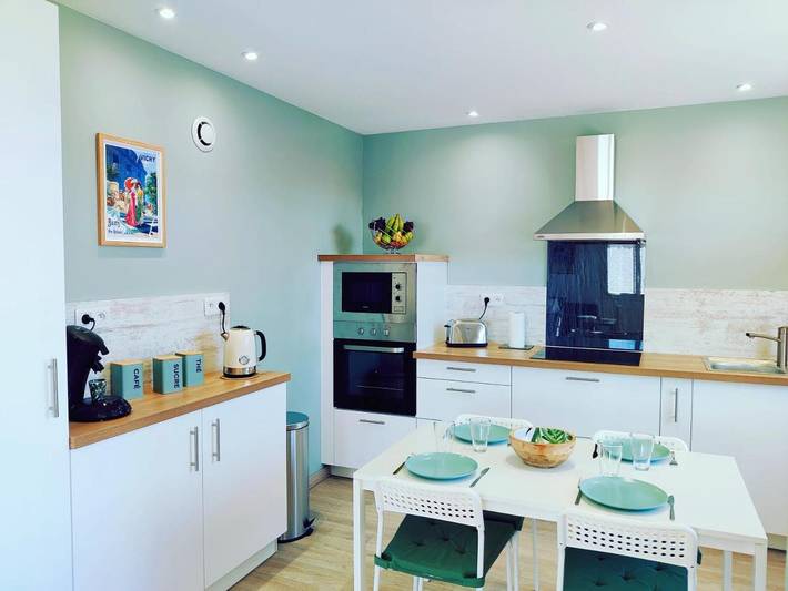 Location de vacances pour 5 personnes, avec Balcon ainsi que Terrasse et Jardin à Cognat-Lyonne