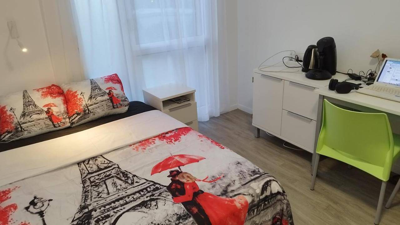 Appartement entier, Studio in Clichy-sous-Bois, Seine-Saint-Denis