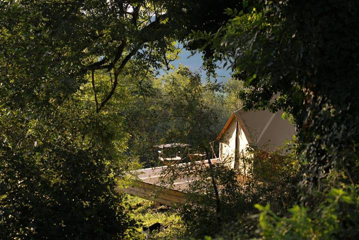 Gîte pour 4 personnes, avec Jardin ainsi que Piscine et Vue à Teillet