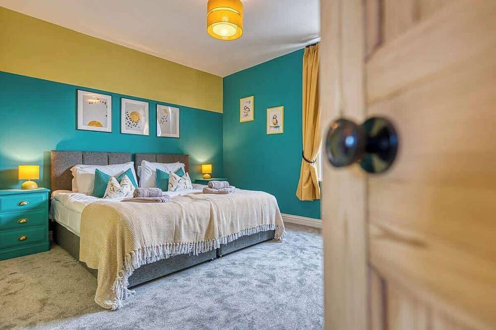 2Br Stylish, Cosy & Chic Coastal House with Garden in Portsmouth, Südostengland