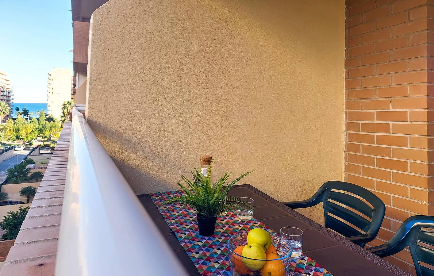 Apartamento vacacional entero, Retiro junto a la playa con piscina y terraza, WiFi in Marina d'Or, Oropesa del Mar
