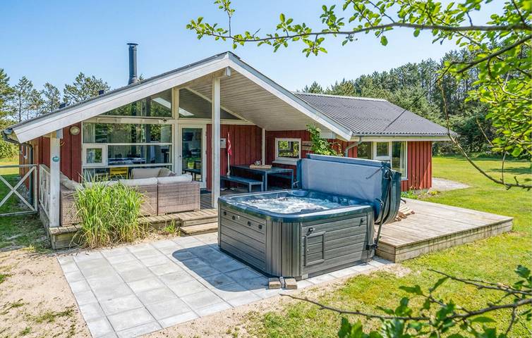 Ferienhaus für 7 Personen, mit Terrasse und Pool