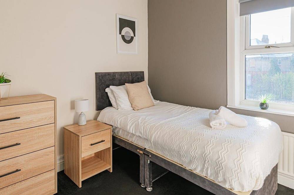 5 Bedroom House in Stafford in Stafford, Staffordshire