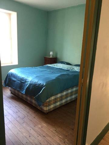 Gîte pour 6 personnes, avec vue et terrasse à Hérisson