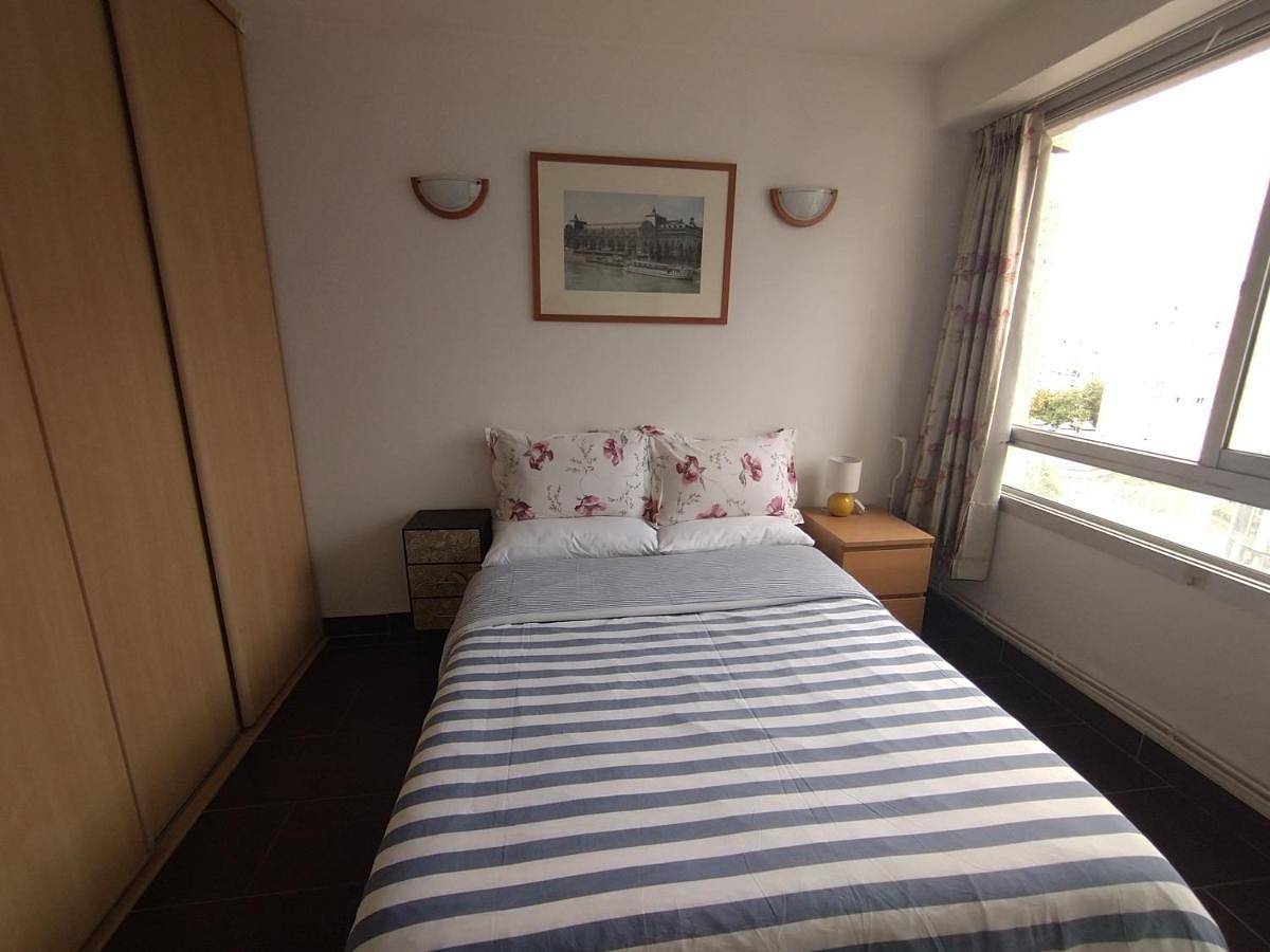 Appartement entier, 5 mn, 450m walk Metro La Defense 3Br Parking in Courbevoie, Hauts-de-Seine