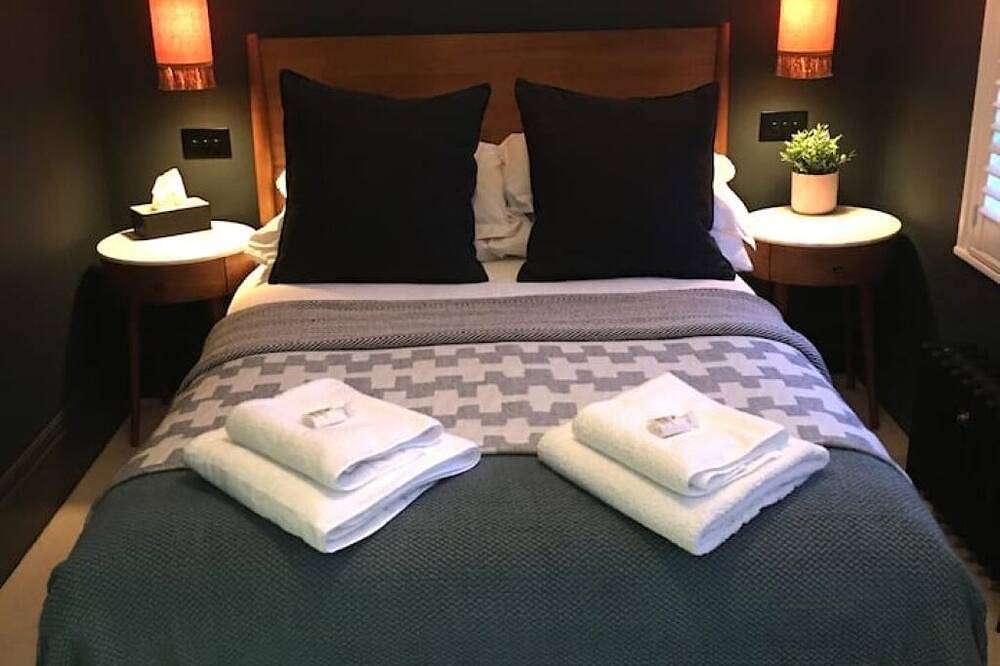 Upscale Bright Boutique Cottage Central St Albans 8 min to train - 20 min London in Hertfordshire