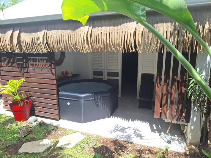 Location de vacances pour 2 personnes, avec jardin et jacuzzi ainsi que sauna et piscine à Sainte-Anne (Martinique) - 4
