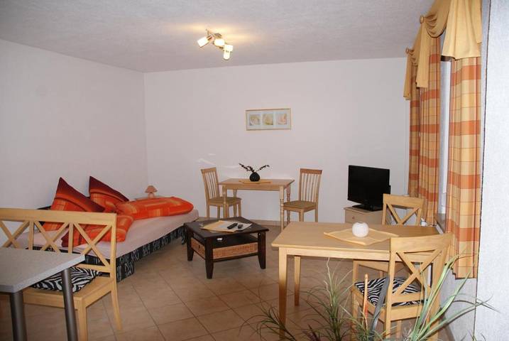 Ferienhaus für 3 Personen, mit Terrasse und Garten in Wriezen