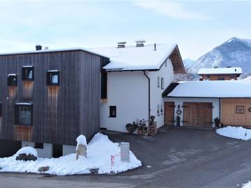 Gîte pour 5 personnes, avec terrasse et jardin à Wiesing