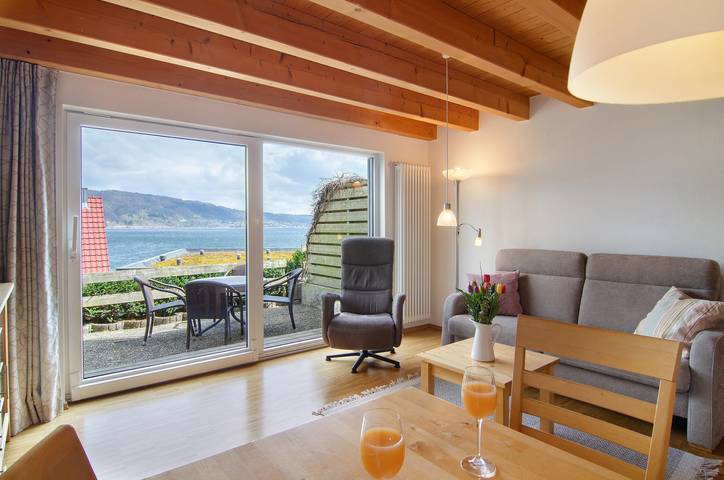 Ferienhaus für 4 Personen, mit Seeblick und Garten in Deutschland