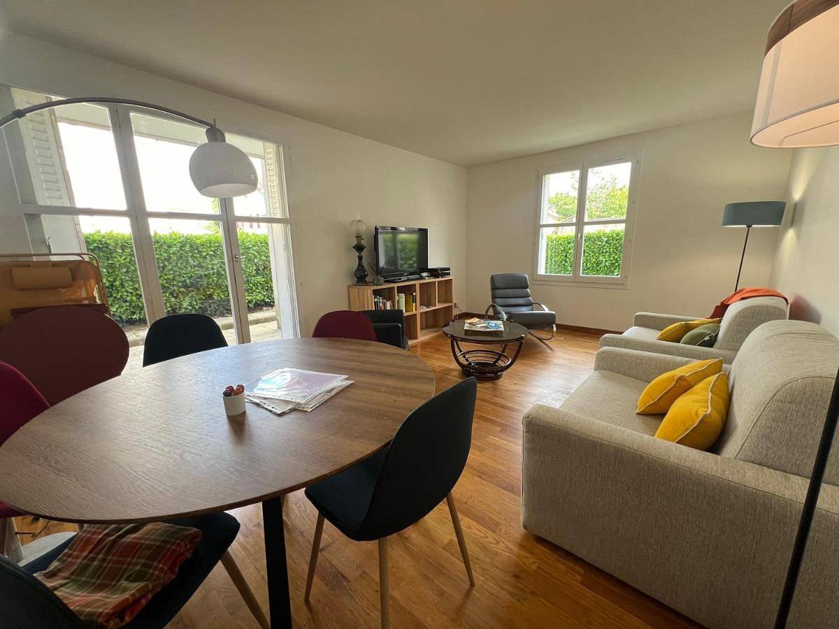 Appartement entier, One-Bedroom Apartment in Mantes-la-Jolie, Yvelines