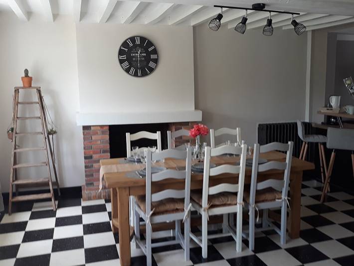 Gîte pour 7 personnes, avec terrasse et jardin dans Treigny-Perreuse-Sainte-Colombe - 3