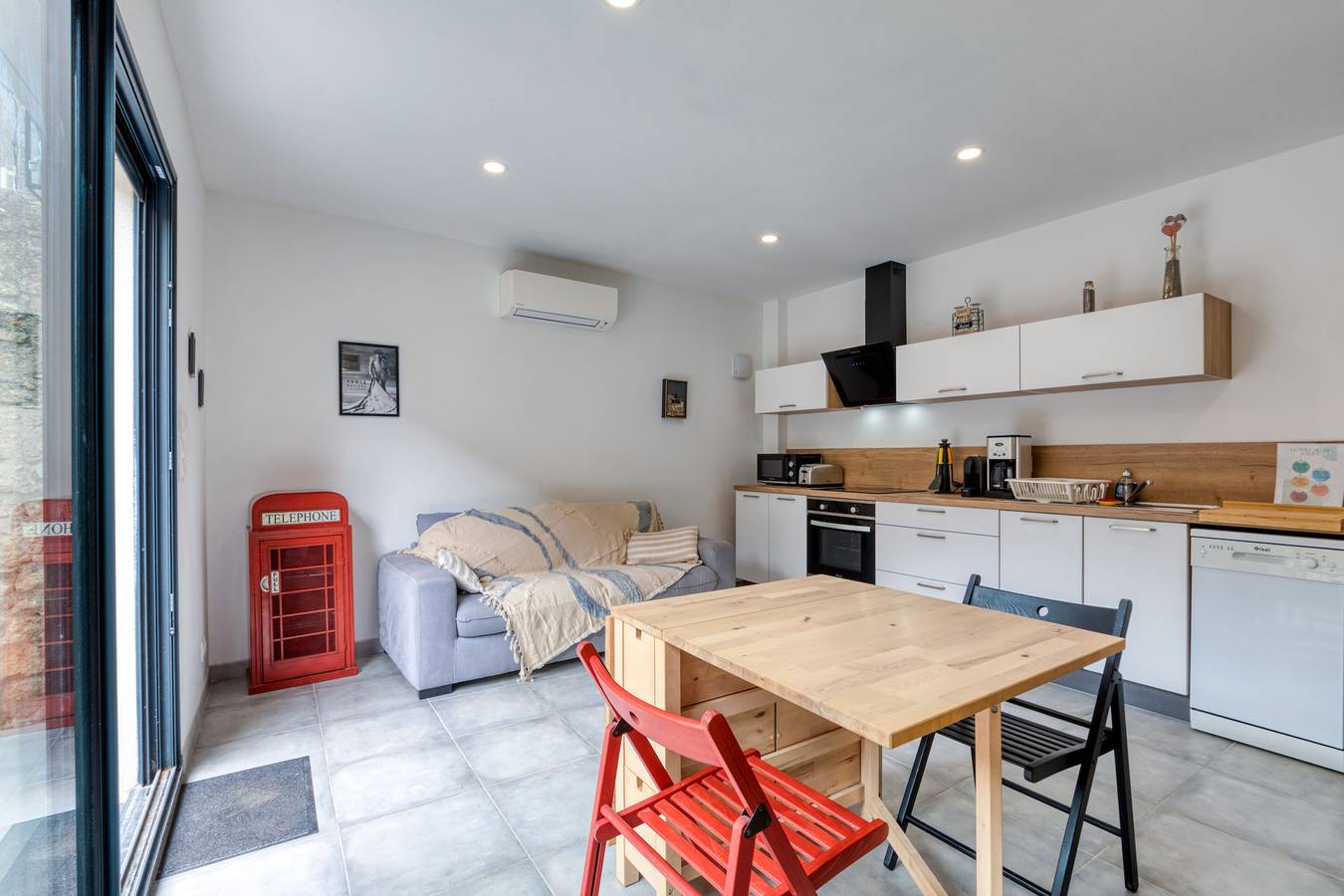 Appartement entier, Appartement 'Le Poulailler d'Alice' avec terrasse privée, Wi-Fi et climatisation in Saint-Geniès-de-Fontedit, Région de Béziers