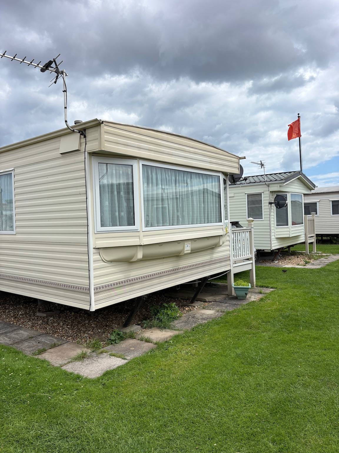 3 Bed Caravan - Sleeps 8 - Dogs - Parking - Wifi in Ingoldmells, Lincolnshire