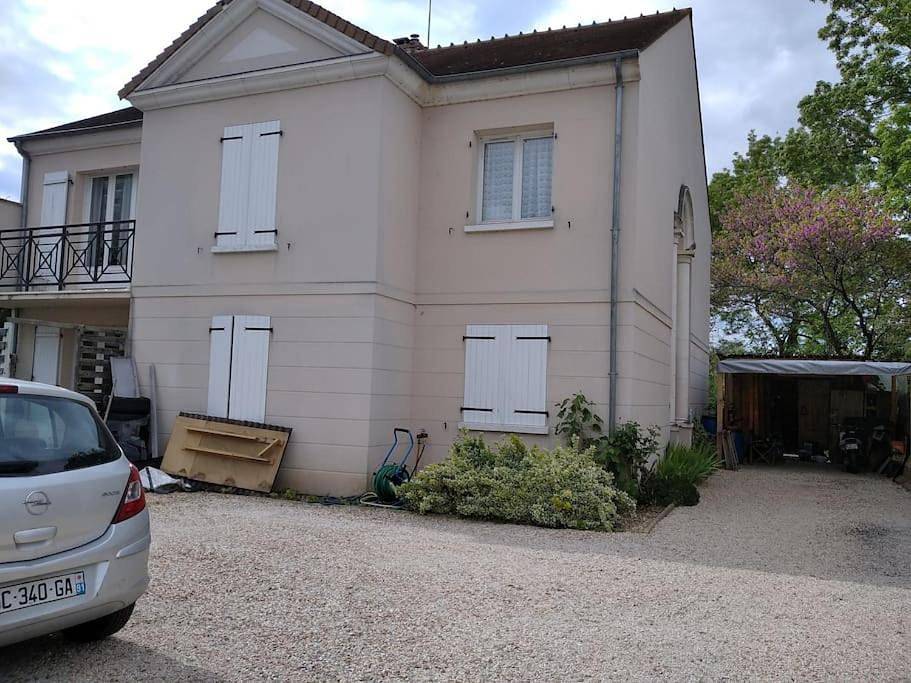 Appartement entier, One-Bedroom Apartment in Viry-Châtillon, Essonne