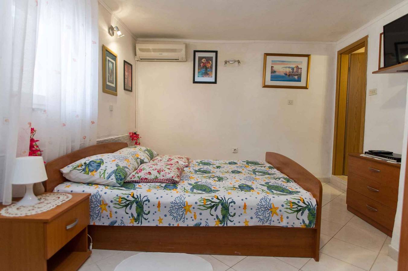 Apartamento vacacional entero, Apartamento de vacaciones con terraza y aire acondicionado in Grebastica, Condado de Šibenik-Knin
