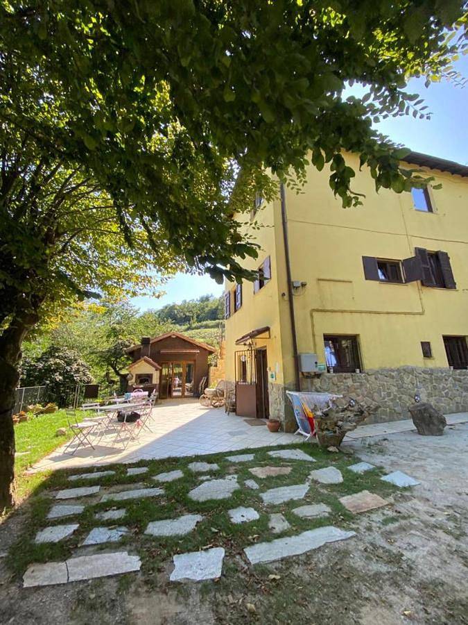 Maison d’hôte pour 3 personnes, avec Jardin et Vue à Carcare