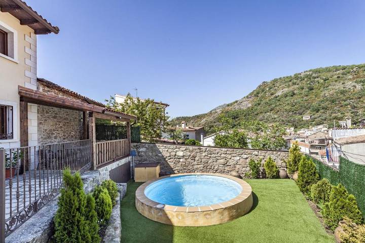Casa de vacaciones para 10 personas, con vistas además de jardín y piscina en Sierra de San Vicente - 2