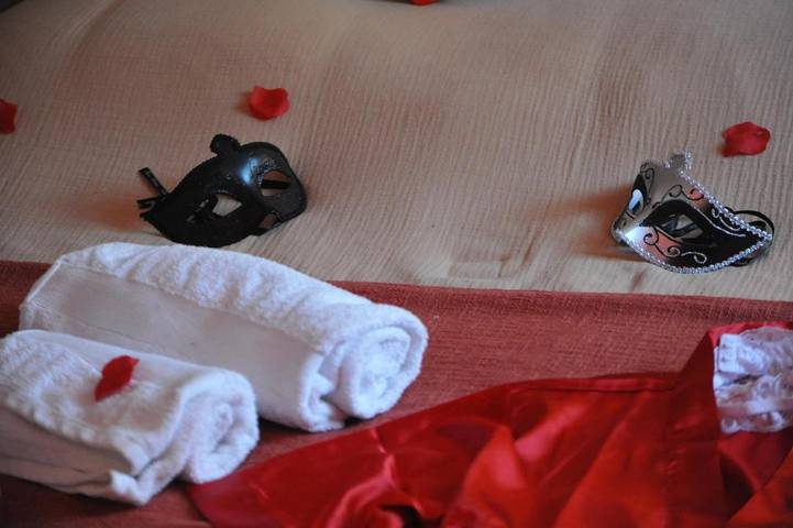 Chambre d’hôte pour 5 personnes, avec piscine ainsi que vue et jardin dans le Var