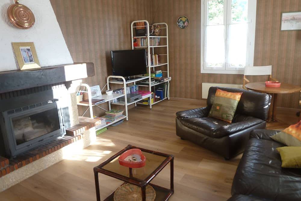 Apartamento entero, Bel Appartement Rénové Dans Chalet, Très Spacieux 120 m2, Confortable ,convivial in Villars-Colmars, Región de Castellane
